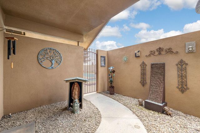 5201 Summerwind Way, Bakersfield, CA 93308