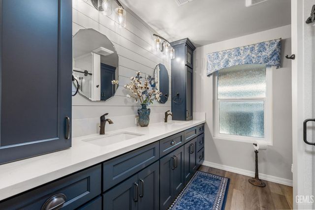 5201 Summerwind Way, Bakersfield, CA 93308