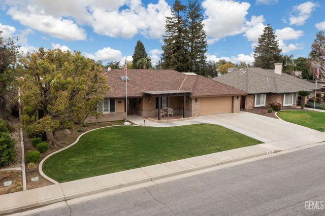 5201 Summerwind Way, Bakersfield, CA 93308