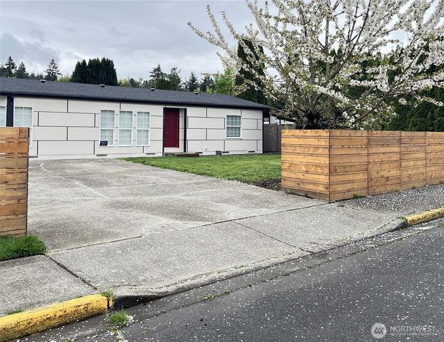 2010 4th Street SE, Auburn, WA 98002