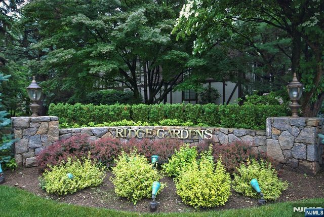 3707 Mark Twain Way, Mahwah, NJ 07430