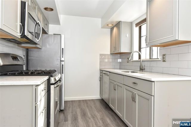 3707 Mark Twain Way, Mahwah, NJ 07430