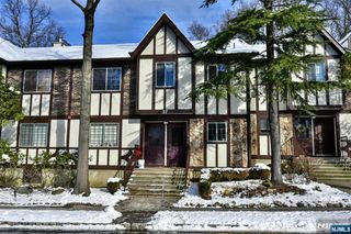 3707 Mark Twain Way, Mahwah, NJ 07430