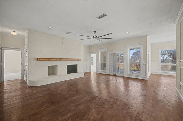 3655 Snow Creek Drive, Fort Worth, TX 76008