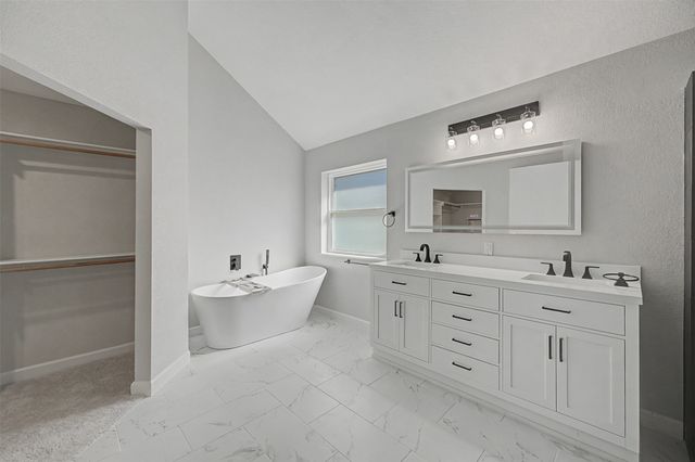 3655 Snow Creek Drive, Fort Worth, TX 76008