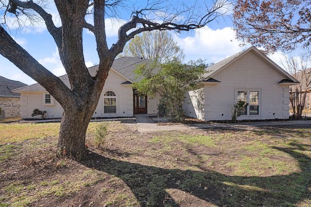 3655 Snow Creek Drive, Fort Worth, TX 76008