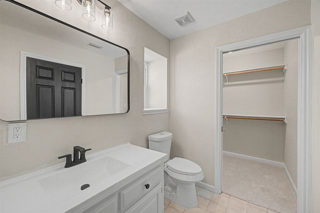 3655 Snow Creek Drive, Fort Worth, TX 76008