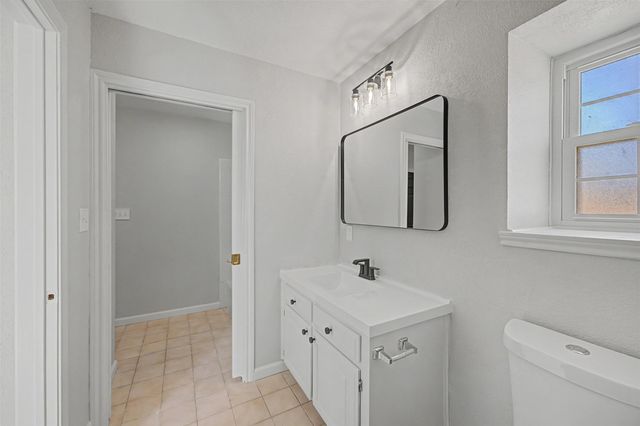 3655 Snow Creek Drive, Fort Worth, TX 76008