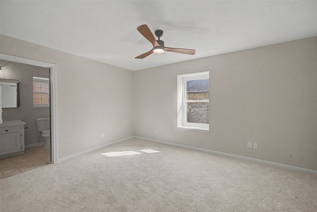 3655 Snow Creek Drive, Fort Worth, TX 76008