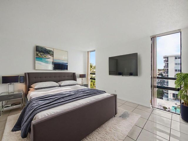 4800 Bayview Drive 606, Fort Lauderdale, FL 33308