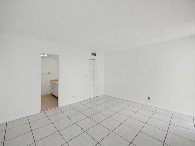 4800 Bayview Drive 606, Fort Lauderdale, FL 33308