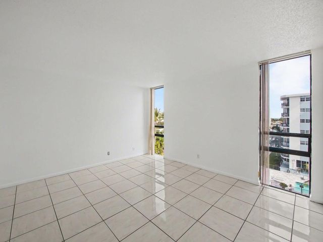 4800 Bayview Drive 606, Fort Lauderdale, FL 33308