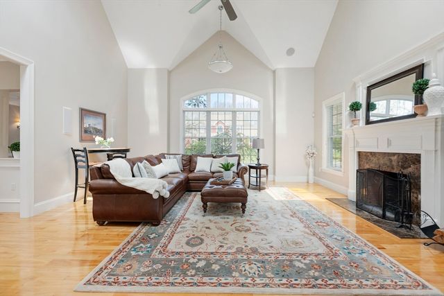 21 Stable Way, Medway, MA 02053