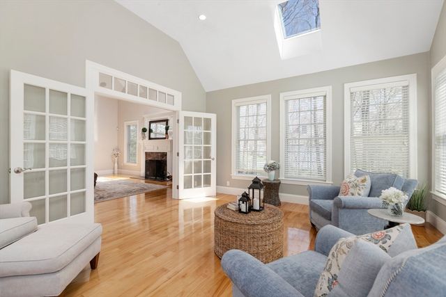 21 Stable Way, Medway, MA 02053