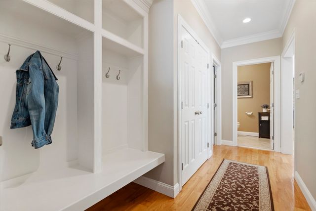 21 Stable Way, Medway, MA 02053