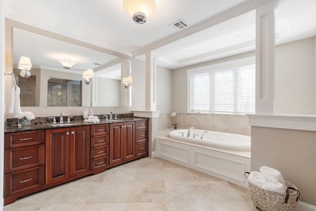 21 Stable Way, Medway, MA 02053