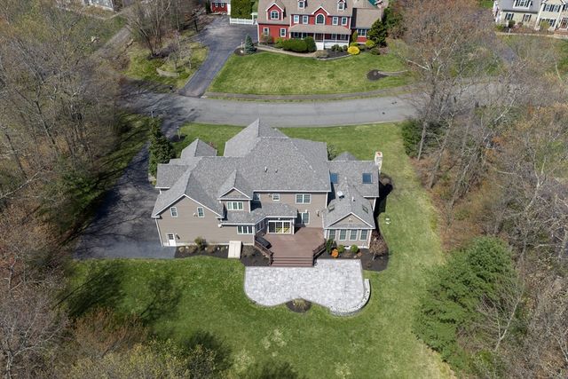 21 Stable Way, Medway, MA 02053