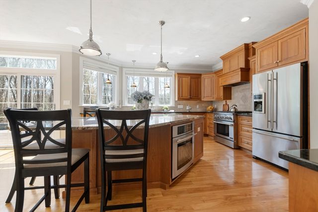 21 Stable Way, Medway, MA 02053