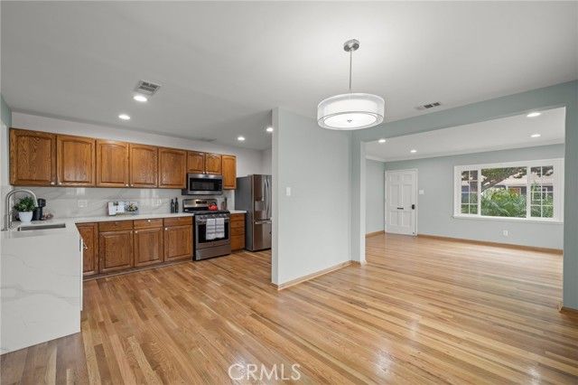 5229 E Walkerton, Long Beach, CA 90808