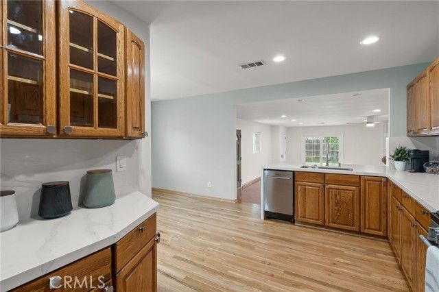 5229 E Walkerton, Long Beach, CA 90808