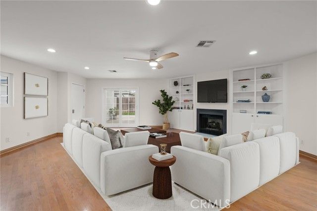 5229 E Walkerton, Long Beach, CA 90808