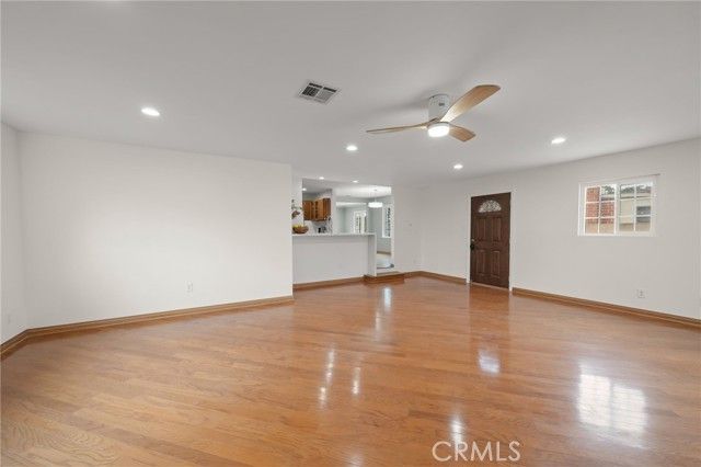 5229 E Walkerton, Long Beach, CA 90808