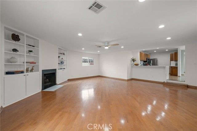 5229 E Walkerton, Long Beach, CA 90808