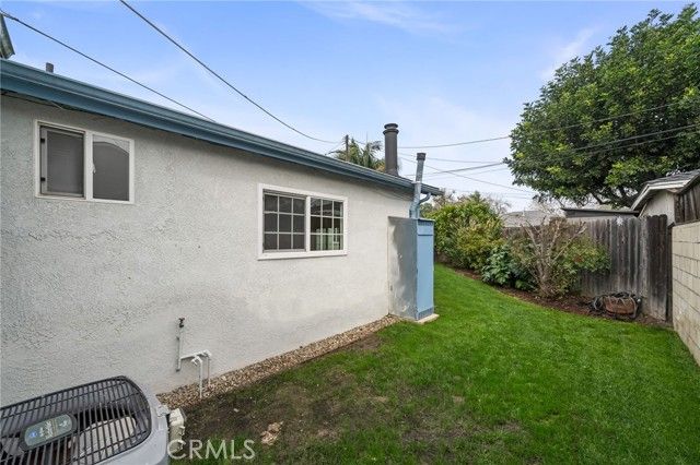 5229 E Walkerton, Long Beach, CA 90808