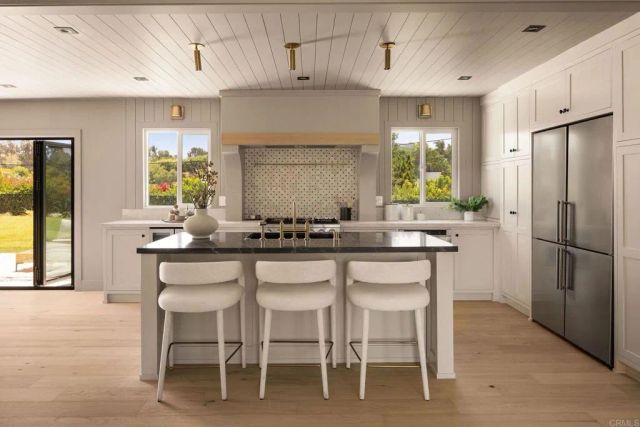 2215 Golden Cir, Newport Beach, CA 92660
