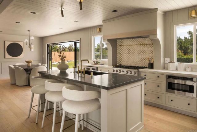 2215 Golden Cir, Newport Beach, CA 92660