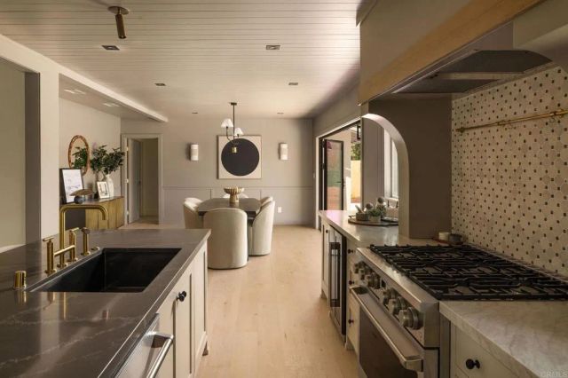 2215 Golden Cir, Newport Beach, CA 92660