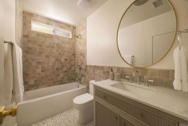 2215 Golden Cir, Newport Beach, CA 92660