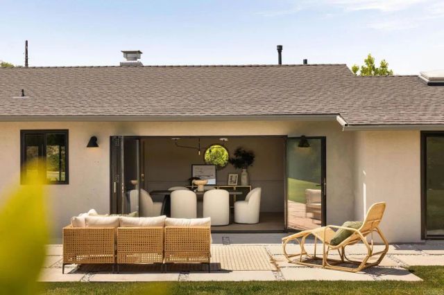 2215 Golden Cir, Newport Beach, CA 92660