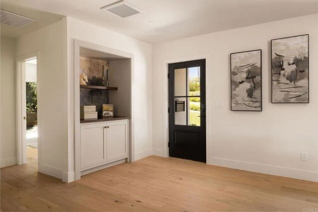 2215 Golden Cir, Newport Beach, CA 92660