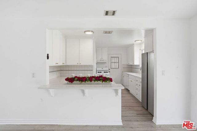 20531 Covello Street, Winnetka (los Angeles), CA 91306
