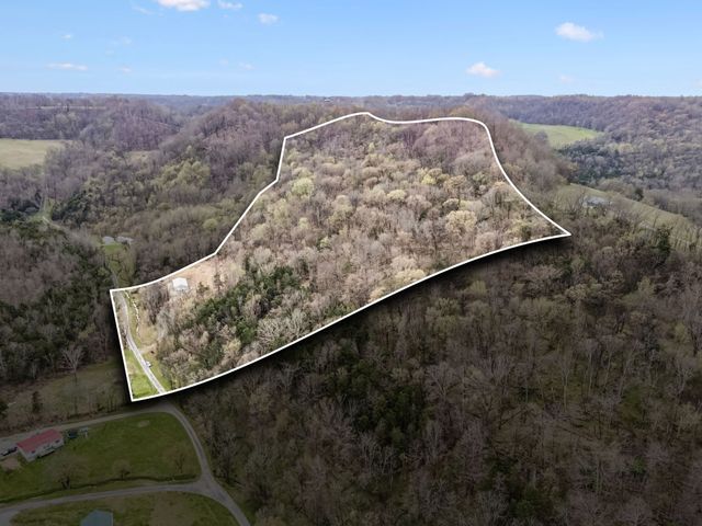 18 York Ln, Elmwood, TN 38560