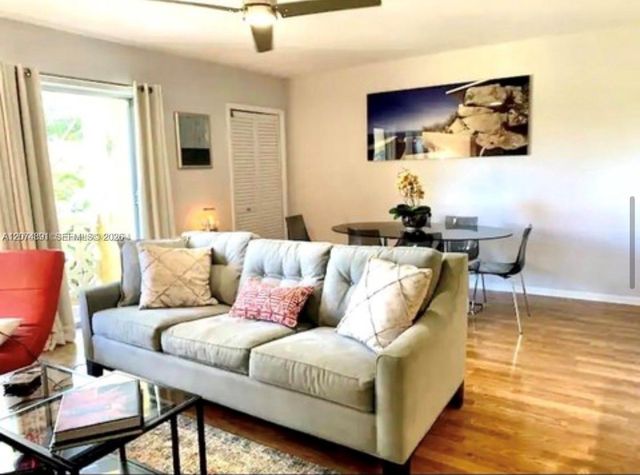 815 Middle River Drive 304, Fort Lauderdale, FL 33304