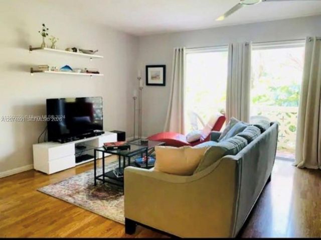 815 Middle River Drive 304, Fort Lauderdale, FL 33304