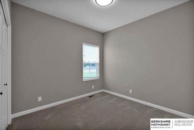 10522 S 113th Street, Papillion, NE 68046