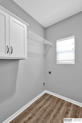 10522 S 113th Street, Papillion, NE 68046
