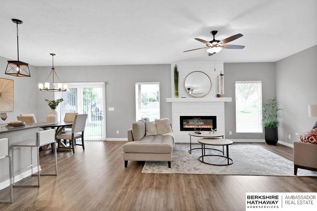 10522 S 113th Street, Papillion, NE 68046