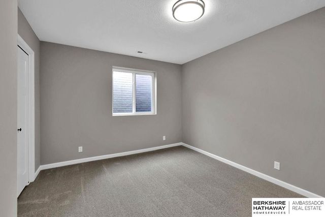 10522 S 113th Street, Papillion, NE 68046