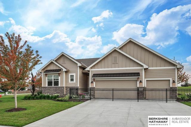 10522 S 113th Street, Papillion, NE 68046