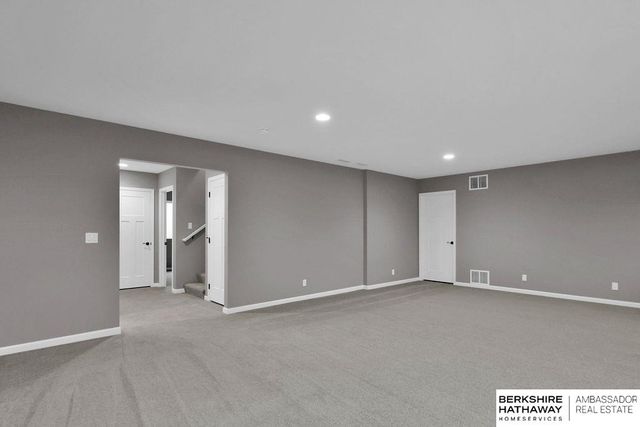 10522 S 113th Street, Papillion, NE 68046
