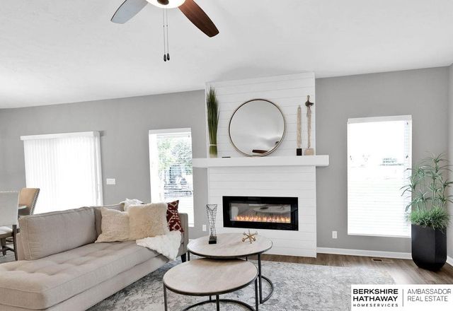 10522 S 113th Street, Papillion, NE 68046