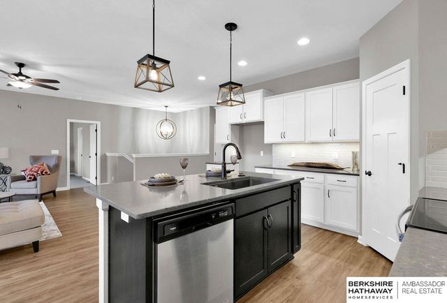 10522 S 113th Street, Papillion, NE 68046
