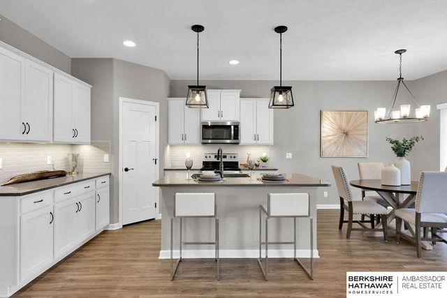 10522 S 113th Street, Papillion, NE 68046