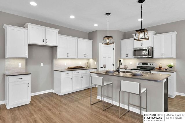 10522 S 113th Street, Papillion, NE 68046