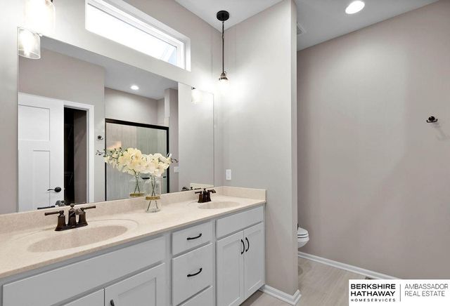 10522 S 113th Street, Papillion, NE 68046