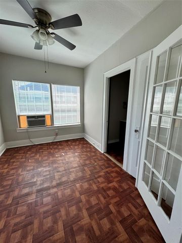 4202 Walker, Houston, TX 77023